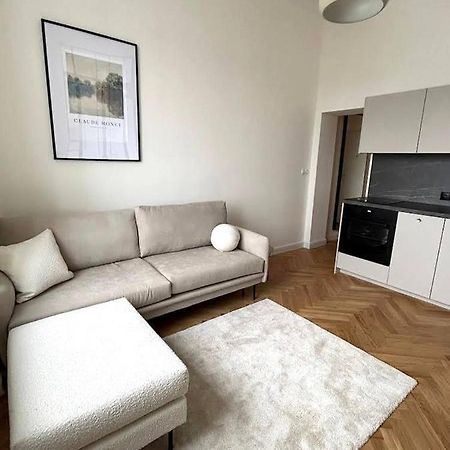 Old Town Residence , Wi-Fi , 2-Beds , Aesthetics - By Hik Apartments Warschau Exterior foto